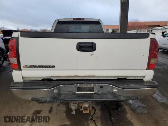 2005 Chevrolet Silverado 3500 с VIN 1GCHK34275E324244, выставлен на аукционе Copart как лот 81578204 с пробегом 93 152 миль миль и Списание • Salvage title. История ставок и продаж доступна на DreamBid. Изображение 6.