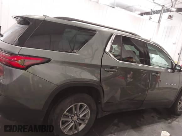 2023 Chevrolet Traverse LT Cloth с VIN 1GNEVGKW6PJ262277, выставлен на аукционе IAAI как лот 41659876 с пробегом 21 792 миль миль и . История ставок и продаж доступна на DreamBid. Изображение 6.
