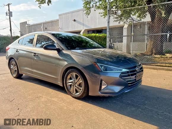 2019 Hyundai Elantra Limited с VIN 5NPD84LF3KH460731, выставлен на аукционе Copart как лот 70780205 с пробегом 98 978 миль миль и Чистый • Clean title. История ставок и продаж доступна на DreamBid. Изображение 1.