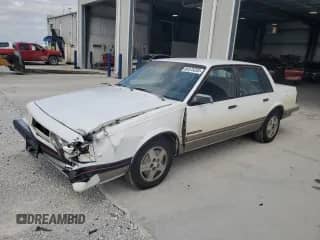 1988 Chevrolet Celebrity с VIN 1G1AW51W2J6260846, выставлен на аукционе Copart как лот 64575285 с пробегом 105 014 миль миль и Списание • Salvage title. История ставок и продаж доступна на DreamBid. Изображение 1.