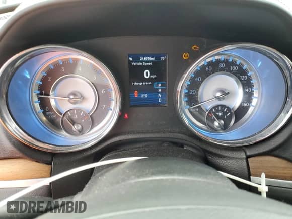 2013 Chrysler 300 C John Varvatos Limited Edition with VIN 2C3CCADT3DH621706, listed as a Copart auction lot 55780205 with 214,976 mi miles and Clean title. Bid and sale history available at DreamBid. Image 9.