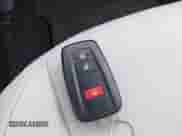 2016 Toyota Prius Four z VIN JTDKARFU0G3521555, wystawiony jako IAAI lot #42870894 z przebiegiem 85 479 mil mil oraz . Historia ofert i sprzedaży dostępna na DreamBid. Obrazek 11.