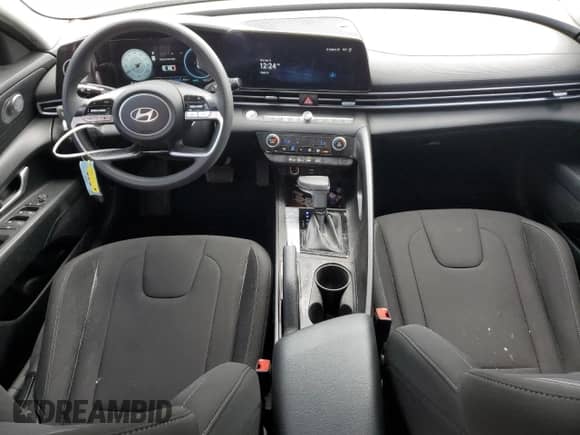 2024 Hyundai Elantra SEL с VIN KMHLM4DG6RU652610, выставлен на аукционе Copart как лот 68758615 с пробегом 55 234 миль миль и Списание • Salvage title. История ставок и продаж доступна на DreamBid. Изображение 8.
