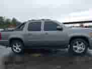 2007 Chevrolet Avalanche 3LT с VIN 3GNEC12097G130145, выставлен на аукционе IAAI как лот 41375179 с пробегом 236 258 миль миль и . История ставок и продаж доступна на DreamBid. Изображение 13.