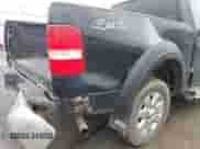 2008 Ford F-150 XLT z VIN 1FTPW14V08FB18115, wystawiony jako IAAI lot #42401528 z przebiegiem 265 185 mil mil oraz . Historia ofert i sprzedaży dostępna na DreamBid. Obrazek 20.