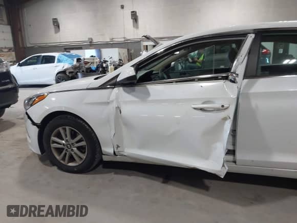 2016 Hyundai Sonata SE z VIN 5NPE24AF3GH434985, wystawiony jako IAAI lot #43488156 z przebiegiem 144 540 mil mil oraz . Historia ofert i sprzedaży dostępna na DreamBid. Obrazek 6.