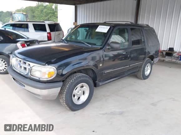 1997 Ford Explorer XLT с VIN 1FMDU35P3VUD53308, выставлен на аукционе IAAI как лот 42656628 с пробегом 138 493 миль миль и . История ставок и продаж доступна на DreamBid. Изображение 2.