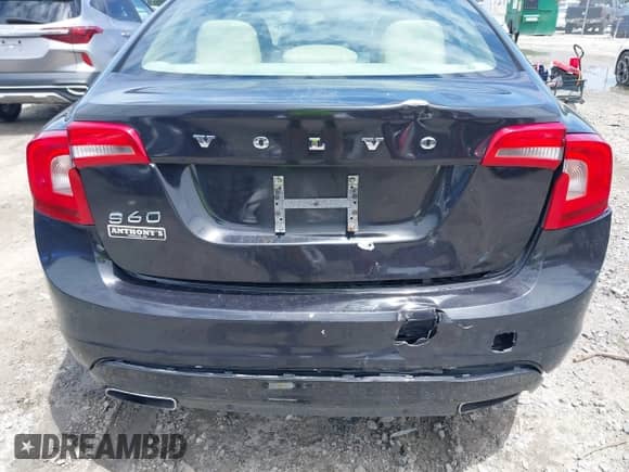2015 Volvo S60 T5 Premier с VIN YV1612TK4F1353628, выставлен на аукционе IAAI как лот 42437664 с пробегом 184 076 миль миль и . История ставок и продаж доступна на DreamBid. Изображение 6.