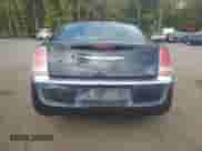 2014 Chrysler 300 z VIN 2C3CCARG6EH384559, wystawiony jako Copart lot #84008355 z przebiegiem 293 395 mil mil oraz Szkoda całkowita • Salvage title. Historia ofert i sprzedaży dostępna na DreamBid. Obrazek 6.
