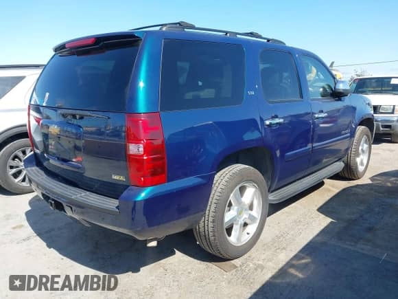 2007 Chevrolet Tahoe LTZ с VIN 1GNFK13087R371118, выставлен на аукционе IAAI как лот 42820906 с пробегом 49 907 миль миль и . История ставок и продаж доступна на DreamBid. Изображение 4.