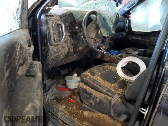 2022 Chevrolet Silverado 3500HD High Country z VIN 1GC4YVEY9NF165555, wystawiony jako Copart lot #57947164 z przebiegiem 46 706 mil mil oraz Szkoda całkowita • Salvage title. Historia ofert i sprzedaży dostępna na DreamBid. Obrazek 8.