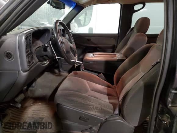 2003 Chevrolet Silverado 1500HD LS z VIN 1GCGK13U03F206028, wystawiony jako Copart lot #46349405 z przebiegiem 181 116 mil mil oraz Czysty tytuł • Clean title. Historia ofert i sprzedaży dostępna na DreamBid. Obrazek 7.