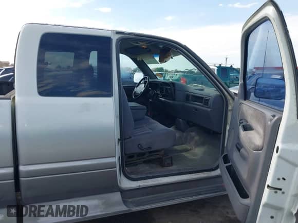 1997 Dodge 1500 с VIN 1B7HC13Z1VJ553199, выставлен на аукционе IAAI как лот 43267707 с пробегом 223 344 миль миль и . История ставок и продаж доступна на DreamBid. Изображение 5.
