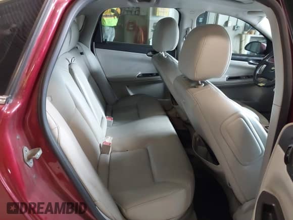 2011 Chevrolet Impala LTZ z VIN 2G1WC5EM0B1106135, wystawiony jako IAAI lot #42479590 z przebiegiem 154 571 mil mil oraz . Historia ofert i sprzedaży dostępna na DreamBid. Obrazek 8.