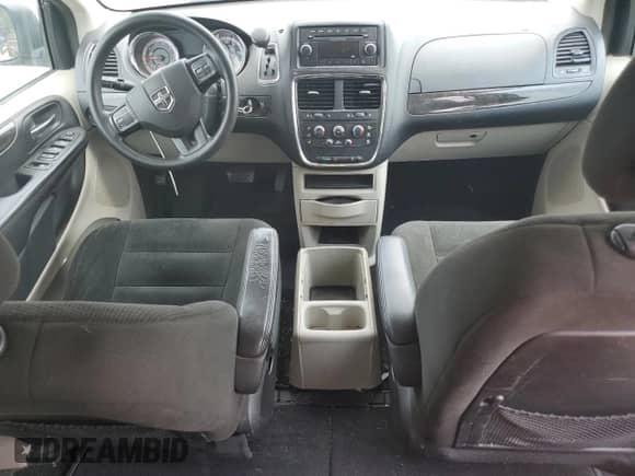 2016 Dodge Grand Caravan American Value with VIN 2C4RDGBG0GR122324, listed as a Copart auction lot 68100645 with 161,495 mi miles and Clean title. Bid and sale history available at DreamBid. Image 8.