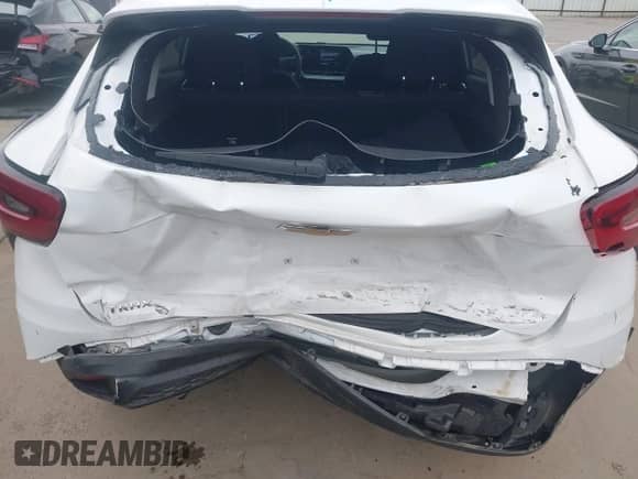 2024 Chevrolet Trax LS with VIN KL77LFE22RC162238, listed as a IAAI auction lot 42790305 with 19,286 mi miles and . Bid and sale history available at DreamBid. Image 6.