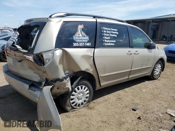 2010 Toyota Sienna CE с VIN 5TDKK4CC1AS337677, выставлен на аукционе Copart как лот 65573065 с пробегом 84 827 миль миль и Списание • Salvage title. История ставок и продаж доступна на DreamBid. Изображение 3.