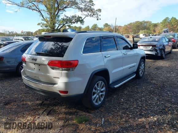 2017 Jeep Grand Cherokee Limited z VIN 1C4RJFBG6HC710922, wystawiony jako IAAI lot #43509357 z przebiegiem 108 800 mil mil oraz . Historia ofert i sprzedaży dostępna na DreamBid. Obrazek 4.