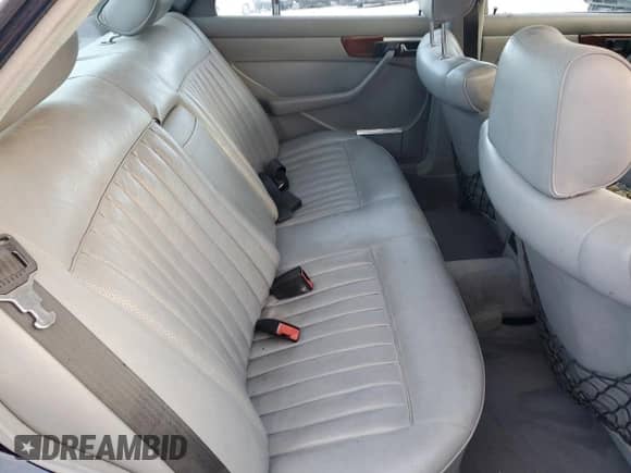 1983 Mercedes-Benz 300 SD с VIN WDBCB20A6DB049854, выставлен на аукционе Copart как лот 80966454 с пробегом 162 999 миль миль и Списание • Salvage title. История ставок и продаж доступна на DreamBid. Изображение 10.