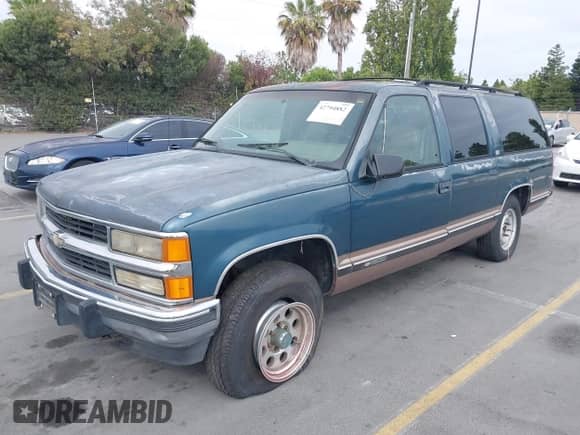 1994 Chevrolet Suburban с VIN 1GNFK16KXRJ407549, выставлен на аукционе IAAI как лот 42794882 с пробегом 229 250 миль миль и . История ставок и продаж доступна на DreamBid. Изображение 2.