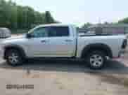 2010 Dodge 1500 SLT z VIN 1D7RV1CP3AS197393, wystawiony jako IAAI lot #42492099 z przebiegiem 238 392 mil mil oraz . Historia ofert i sprzedaży dostępna na DreamBid. Obrazek 14.