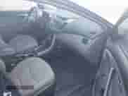 2016 Hyundai Elantra SE с VIN 5NPDH4AE1GH677034, выставлен на аукционе IAAI как лот 43423155 с пробегом 160 834 миль миль и . История ставок и продаж доступна на DreamBid. Изображение 5.