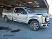 2017 Ford F-250 XLT z VIN 1FT7X2A65HEE33188, wystawiony jako Copart lot #82308345 z przebiegiem Nie podano mil oraz Szkoda całkowita • Salvage title. Historia ofert i sprzedaży dostępna na DreamBid. Obrazek 4.