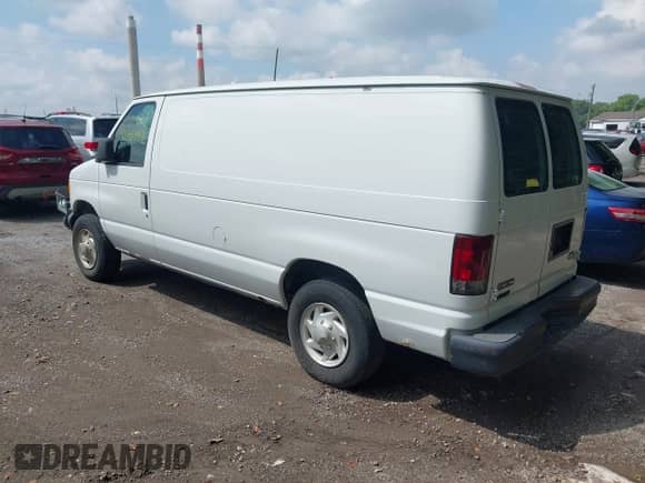 2007 Ford Econoline Cargo Commercial with VIN 1FTNE14WX7DB37140, listed as a IAAI auction lot 42738972 with 174,799 mi miles and . Bid and sale history available at DreamBid. Image 3.