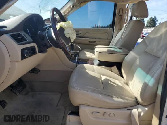 2007 Cadillac Escalade EXT with VIN 3GYFK62837G251511, listed as a Copart auction lot 67070845 with 151,255 mi miles and Salvage title. Bid and sale history available at DreamBid. Image 7.