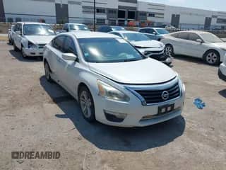 2015 Nissan Altima S z VIN 1N4AL3AP0FN375042, wystawiony jako IAAI lot #42909583 z przebiegiem 189 939 mil mil oraz . Historia ofert i sprzedaży dostępna na DreamBid. Obrazek 1.