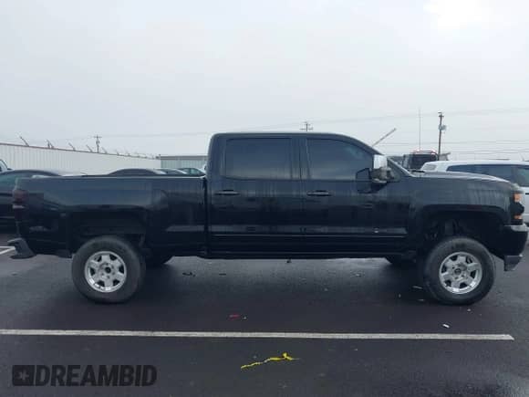 2017 Chevrolet Silverado 1500 LT с VIN 1GCUKREC1HF117744, выставлен на аукционе IAAI как лот 41091255 с пробегом 61 984 миль миль и . История ставок и продаж доступна на DreamBid. Изображение 13.