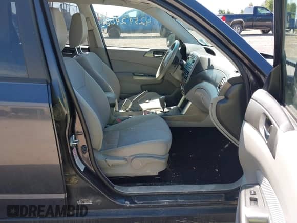 2012 Subaru Forester X Premium z VIN JF2SHADC8CH456539, wystawiony jako IAAI lot #42592906 z przebiegiem 110 793 mil mil oraz . Historia ofert i sprzedaży dostępna na DreamBid. Obrazek 5.