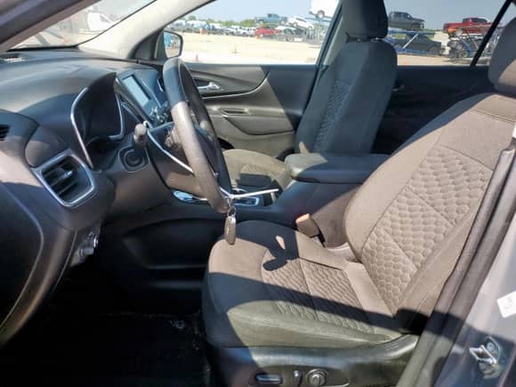 2018 Chevrolet Equinox LT с VIN 3GNAXJEV2JS645468, выставлен на аукционе Copart как лот 69454395 с пробегом 99 114 миль миль и Списание • Salvage title. История ставок и продаж доступна на DreamBid. Изображение 7.