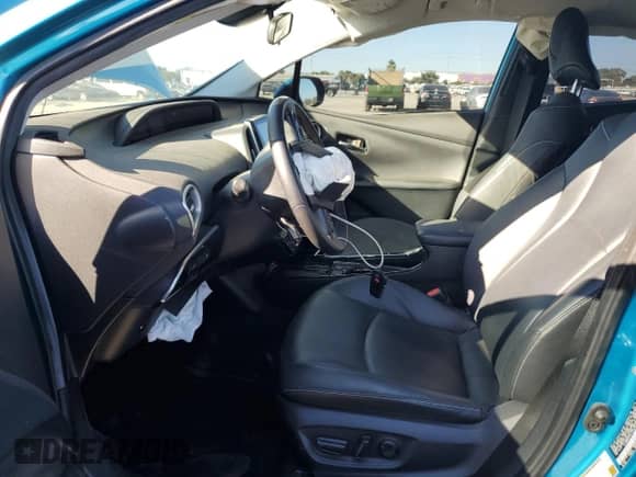 2020 Toyota Prius XLE with VIN JTDKARFP0L3142446, listed as a Copart auction lot 86727155 with 101,321 mi miles and Salvage title. Bid and sale history available at DreamBid. Image 7.