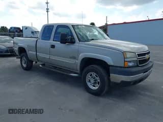 2006 Chevrolet Silverado 2500HD LS с VIN 1GCHC29206E121178, выставлен на аукционе IAAI как лот 41532966 с пробегом 312 955 миль миль и . История ставок и продаж доступна на DreamBid. Изображение 1.