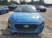 2018 Hyundai Kona SE z VIN KM8K12AA4JU172157, wystawiony jako Copart lot #85552005 z przebiegiem 94 804 mil mil oraz Szkoda całkowita • Salvage title. Historia ofert i sprzedaży dostępna na DreamBid. Obrazek 5.