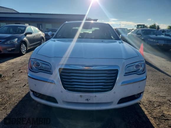 2013 Chrysler 300 C с VIN 2C3CCAKG0DH556738, выставлен на аукционе Copart как лот 69880855 с пробегом 151 194 миль миль и На запчасти • Non repairable. История ставок и продаж доступна на DreamBid. Изображение 5.