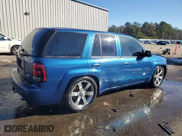 2006 Chevrolet TrailBlazer LT z VIN 1GNET13H662199905, wystawiony jako Copart lot #87048504 z przebiegiem 120 666 mil mil oraz Szkoda całkowita • Salvage title. Historia ofert i sprzedaży dostępna na DreamBid. Obrazek 3.