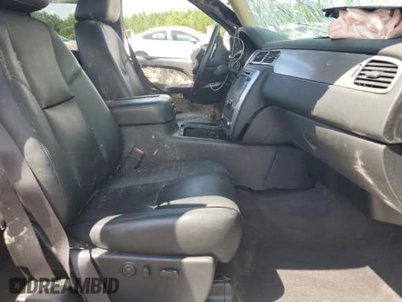 2013 Chevrolet Silverado 1500 LTZ z VIN 1GCRKTE79DZ340922, wystawiony jako Copart lot #64622685 z przebiegiem 179 159 mil mil oraz Szkoda całkowita • Salvage title. Historia ofert i sprzedaży dostępna na DreamBid. Obrazek 7.