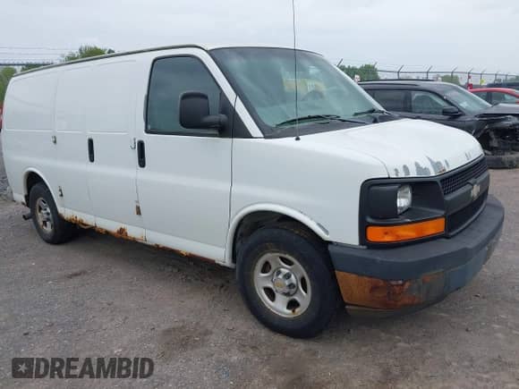 2004 Chevrolet Express Cargo с VIN 1GCFG15XX41150053, выставлен на аукционе IAAI как лот 42236337 с пробегом 135 471 миль миль и . История ставок и продаж доступна на DreamBid. Изображение 1.