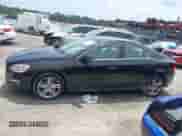 2015 Volvo S60 T5 Premier с VIN YV1612TK4F1353628, выставлен на аукционе IAAI как лот 42437664 с пробегом 184 076 миль миль и . История ставок и продаж доступна на DreamBid. Изображение 14.