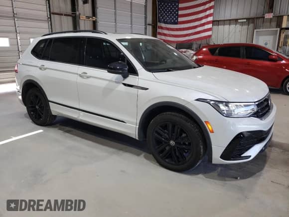 2022 Volkswagen Tiguan SE R-Line Black с VIN 3VV8B7AX2NM056335, выставлен на аукционе Copart как лот 65945165 с пробегом 45 530 миль миль и Списание • Salvage title. История ставок и продаж доступна на DreamBid. Изображение 4.