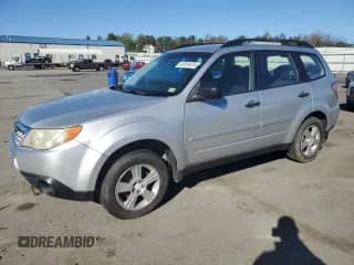 2011 Subaru Forester X z VIN JF2SHABC6BH768151, wystawiony jako Copart lot #87241675 z przebiegiem 101 689 mil mil oraz Czysty tytuł • Clean title. Historia ofert i sprzedaży dostępna na DreamBid. Obrazek 1.