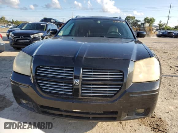 2005 Dodge Magnum RT with VIN 2D8GV58275H622599, listed as a Copart auction lot 73849524 with Not provided miles and Salvage title. Bid and sale history available at DreamBid. Image 5.