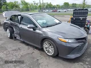 2019 Toyota Camry XSE z VIN 4T1BZ1HK7KU031229, wystawiony jako IAAI lot #42275332 z przebiegiem 121 760 mil mil oraz . Historia ofert i sprzedaży dostępna na DreamBid. Obrazek 1.