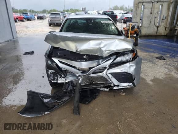 2023 Toyota Camry SE with VIN 4T1G11AK5PU779458, listed as a Copart auction lot 84218615 with 55,134 mi miles and Non repairable. Bid and sale history available at DreamBid. Image 5.