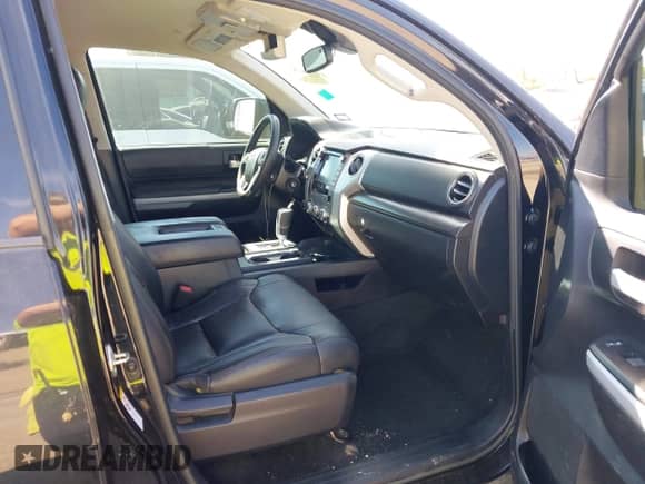 2020 Toyota Tundra SR5 с VIN 5TFDY5F19LX875273, выставлен на аукционе IAAI как лот 43152678 с пробегом 168 862 миль миль и . История ставок и продаж доступна на DreamBid. Изображение 5.