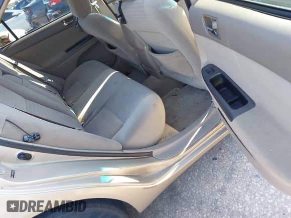 2006 Toyota Camry SE z VIN 4T1BE30K16U164514, wystawiony jako IAAI lot #43545760 z przebiegiem Nie podano mil oraz . Historia ofert i sprzedaży dostępna na DreamBid. Obrazek 8.