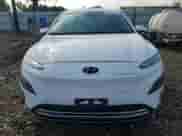 2023 Hyundai Kona SEL z VIN KM8K33AG8PU183708, wystawiony jako Copart lot #84265775 z przebiegiem 57 312 mil mil oraz Czysty tytuł • Clean title. Historia ofert i sprzedaży dostępna na DreamBid. Obrazek 5.