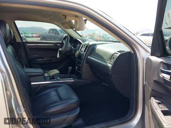 2009 Chrysler 300 Touring с VIN 2C3KA53V59H631494, выставлен на аукционе IAAI как лот 43068248 с пробегом 152 529 миль миль и . История ставок и продаж доступна на DreamBid. Изображение 5.